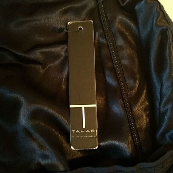 Tahari skirt NWT 148.00 black size 12 - Picture 7 of 7
